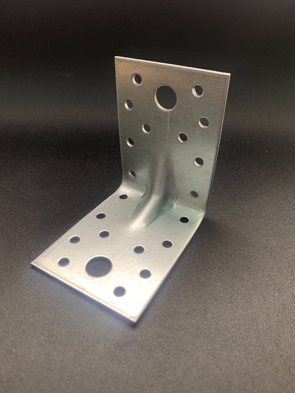 Крепежный уголок оцинкованный усиленный KUU-70х70х55х2.0 50шт. в уп.