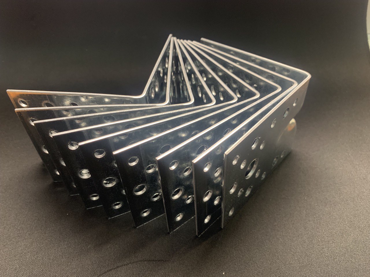 Крепежный уголок оцинкованный усиленный KUU-90х90х65х2.0 50шт. в уп.