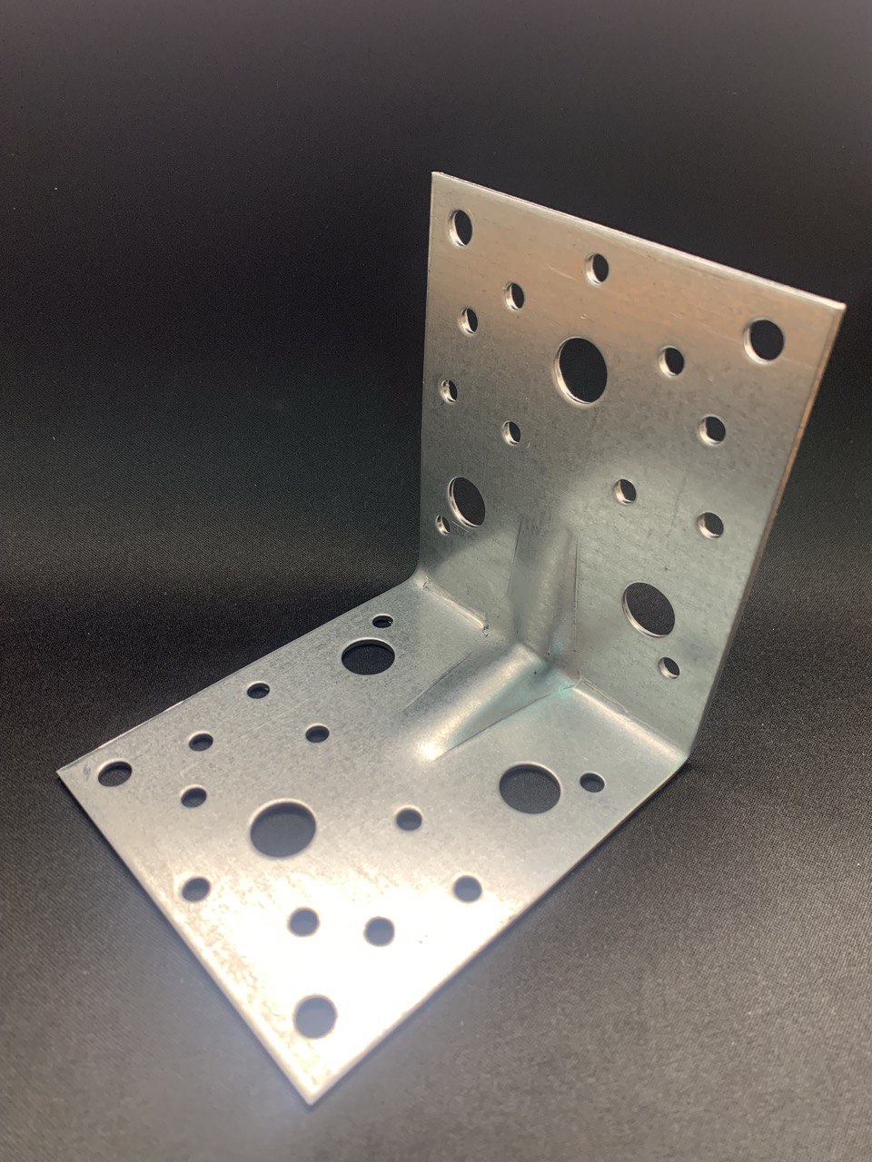 Крепежный уголок оцинкованный усиленный KUU-105х105х90х2.0 25шт. в уп.