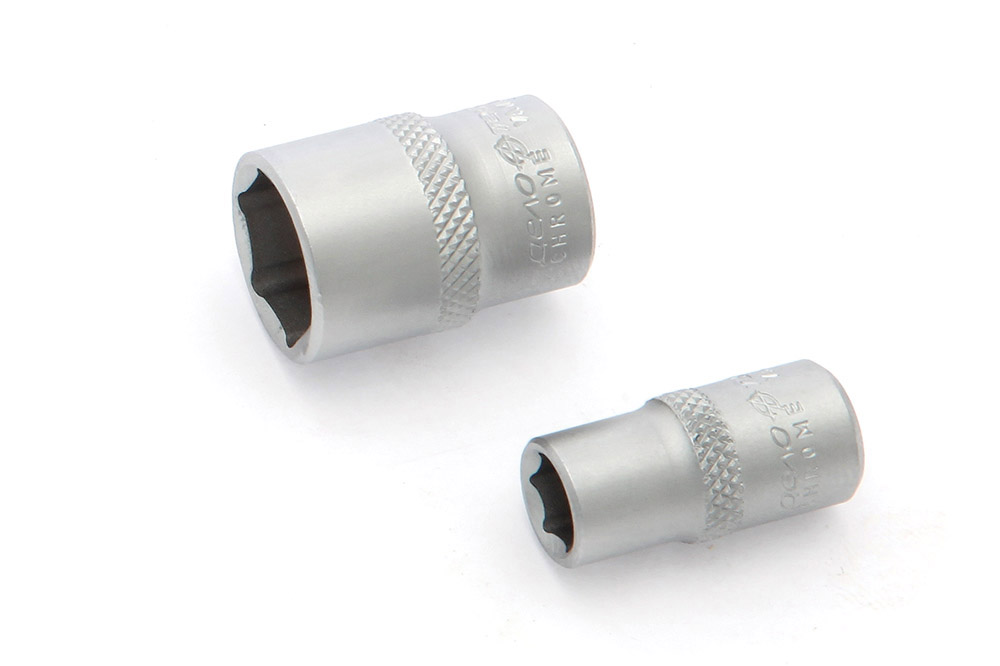 Набор головок 6-гр. с трещоткой 1/4 19 предм ДелоТехники 600719