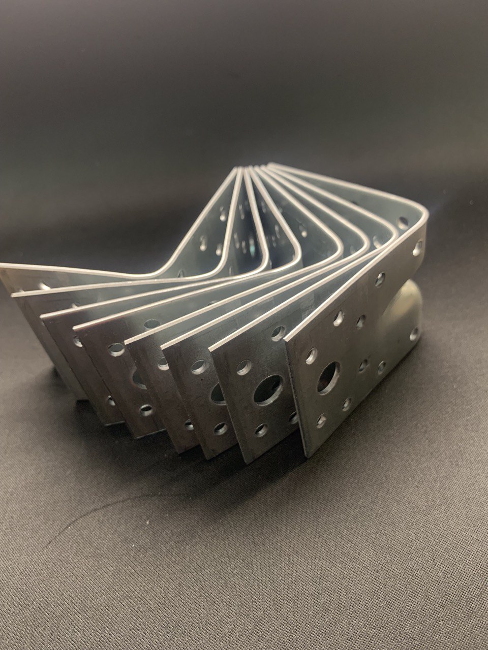 Крепежный уголок оцинкованный усиленный KUU-70х70х55х2.0 50шт. в уп.