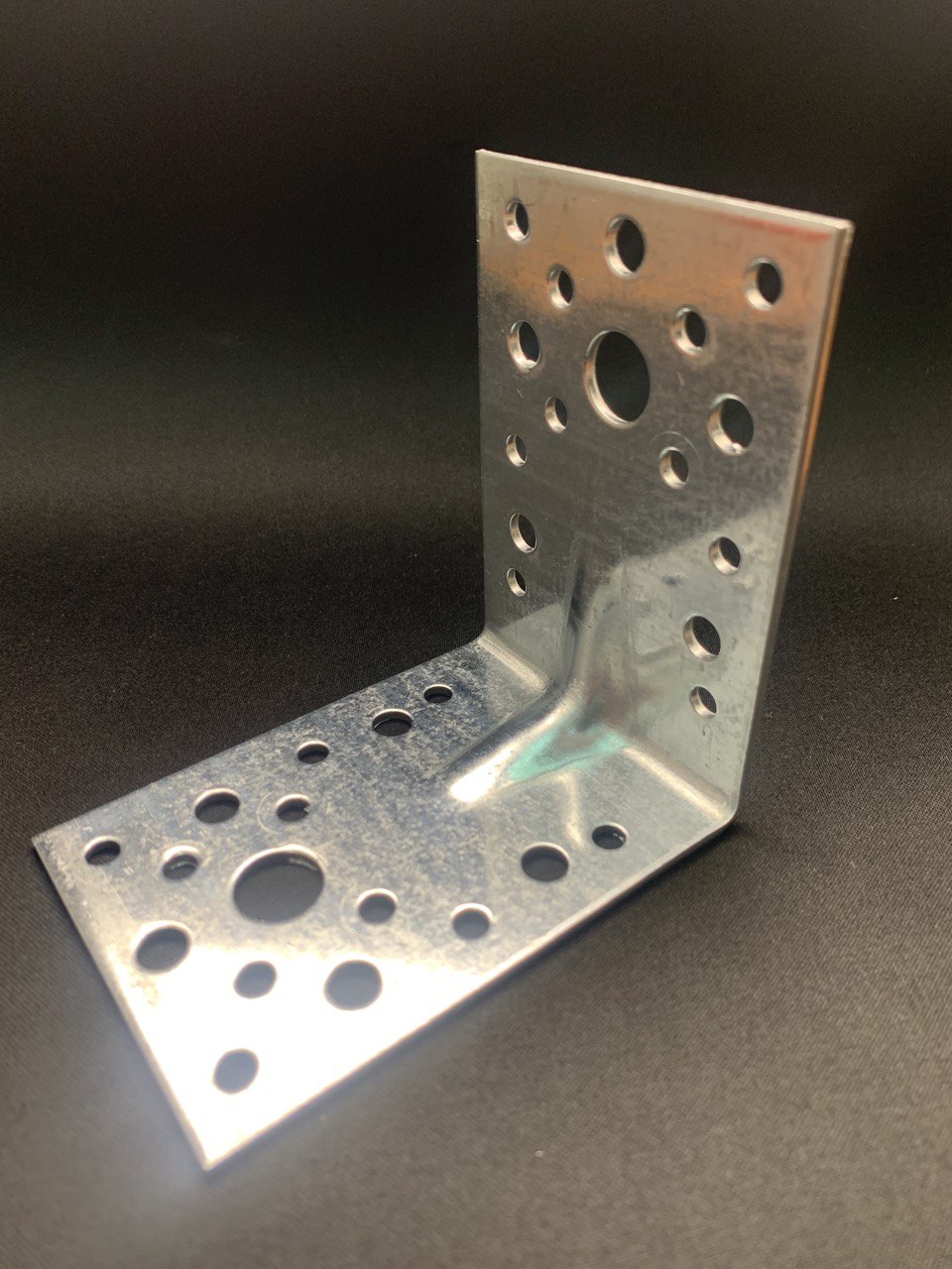 Крепежный уголок оцинкованный усиленный KUU-90х90х65х2.0 50шт. в уп.