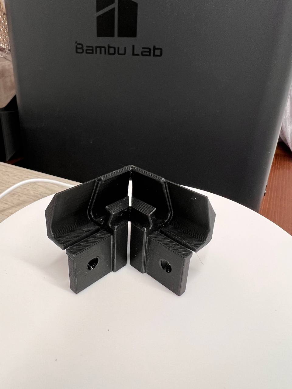 Внешний угол Eurokraab из пластика Shadoof 2754